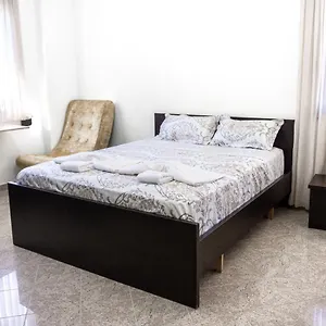 Center Two Private Bedrooms Near Scanderbeg Square On Shared Alloggio in famiglia
