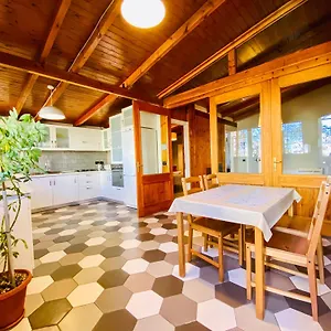 https://tirana-experience-bnb.albaniahotels.org